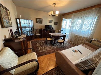 Apartament de Vanzare cu 3 camere in Zona Lipovei, 70 mp